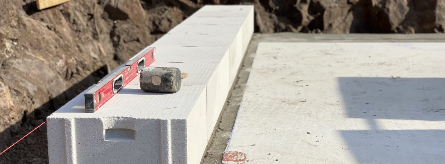 MESSE FÜR<br>HÄUSLEBAUER<br>RENOVIERER<br>MODERNISIERER